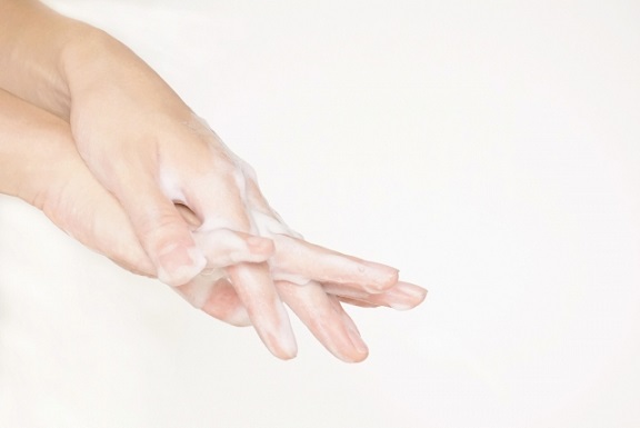 ＼皮膚科専門医に聞く／ 手荒れを防ぎながら手指を清潔に保つ方法 －手洗い編－